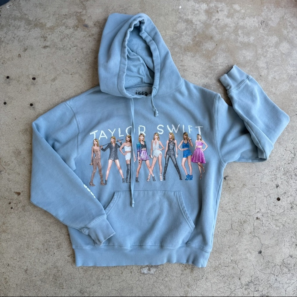Taylor Swift 1989 Taylor’s Version Eras Hoodie Blue Sweatshirt Size small